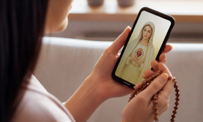 Acompanhe o Santo Rosário Pelo Celular!